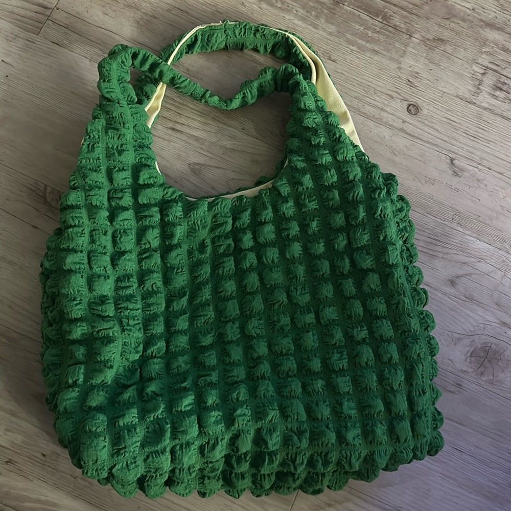 Green bubble tote bag